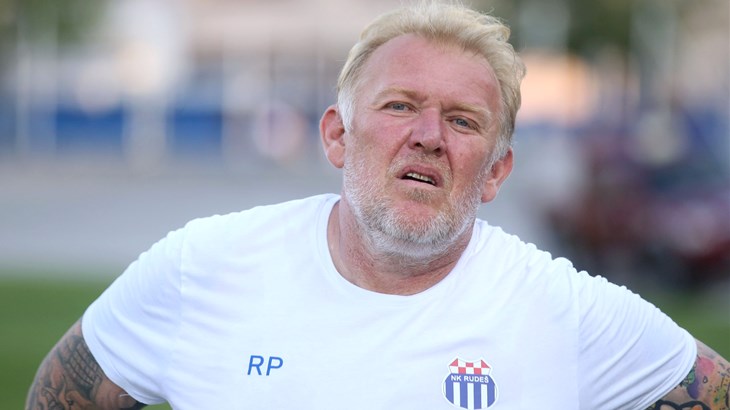 Prosinečki debitirao pobjedom na klupi Crne Gore, Srbija glatko poražena u Moskvi