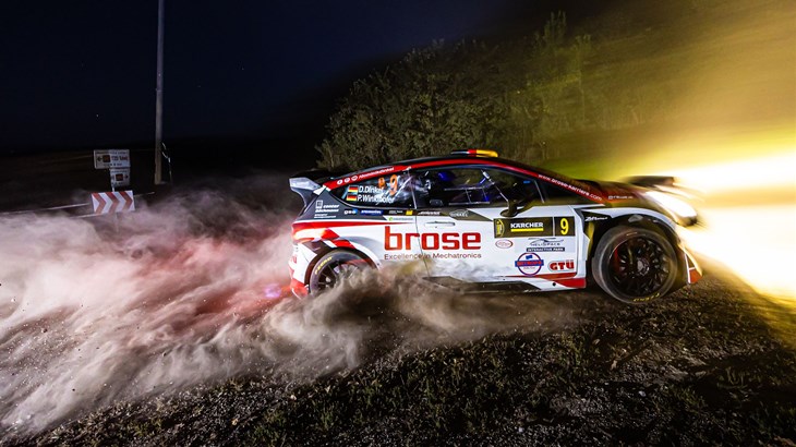 Njemačka posada nakon pogreške branitelja naslova vodi uoči drugog dana Rallyja Kumrovec