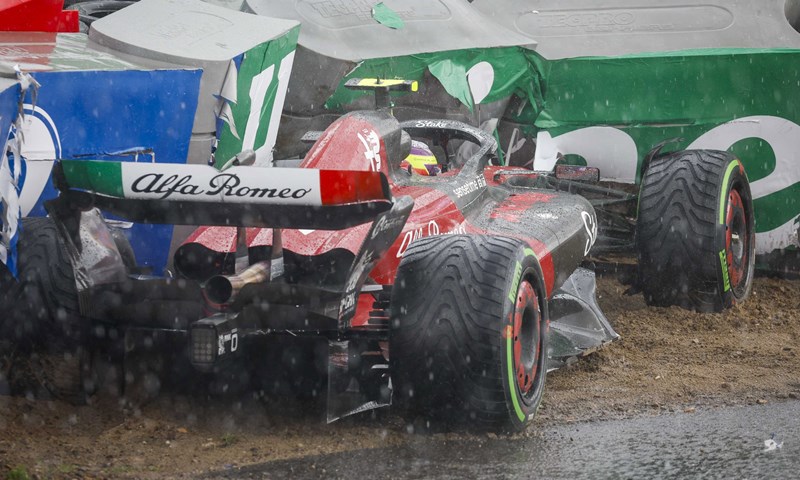 Alfa s istom postavom i sljedeće godine, produžili i Zhou i Bottas
