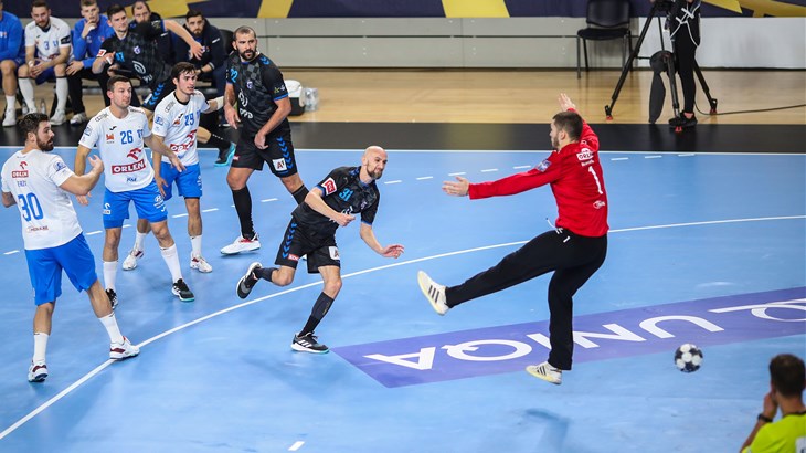 Kristian Pilipović briljirao i vodio Kadetten do vrha ljestvice