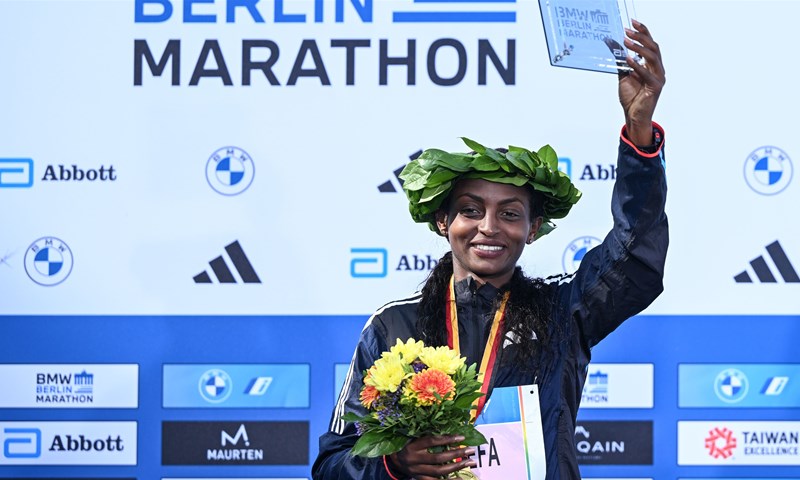 Etiopljanka Assefa postavila novi svjetski rekord u maratonu