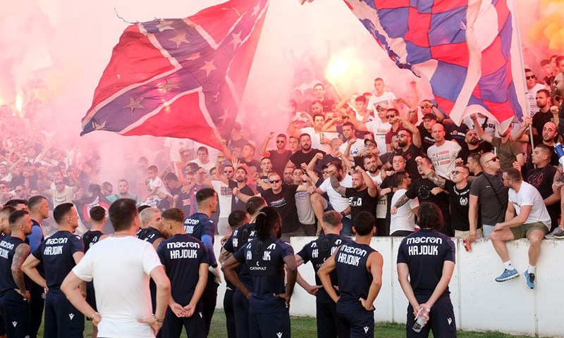 Hajdukovci dobili snažnu podršku uoči derbija, tisuće navijača stiglo na zadnji trening