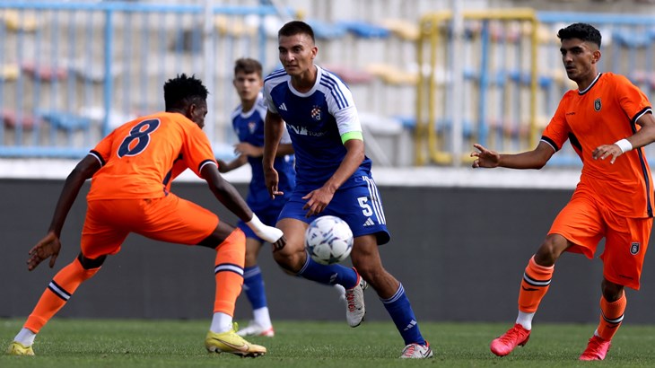 Dinamo ipak nosi prednost u Tursku, pobjeda i s igračem manje