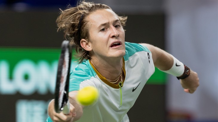 Poznat prvi polufinalni par turnira u Šangaju, Korda komplicirao, ali ipak slavio