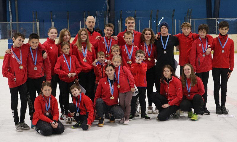 Hrvatski brzoklizači vrlo uspješni na svom ledu u sklopu Alpe Adria Trophyja