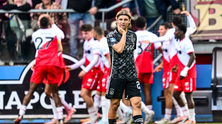 Borna Sosa dva puta asistirao, Ajax izgubio u golijadi