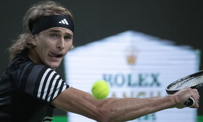 Zverev lakoćom preko domaćeg igrača do drugog kola u Beču, Hačanovu ruski dvoboj