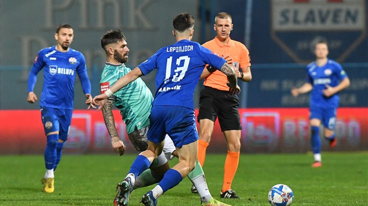 [VIDEO] Lučić sjajno obranio pokušaj Štrkalja na startu drugog dijela