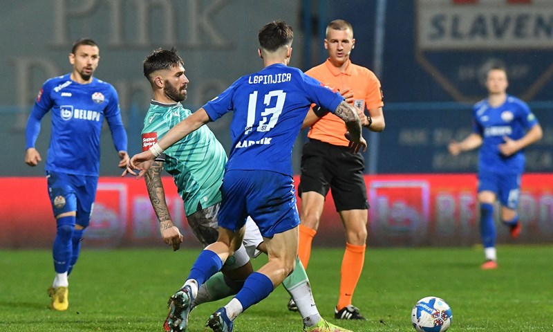 [VIDEO] Lučić sjajno obranio pokušaj Štrkalja na startu drugog dijela
