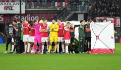 Igrač NEC Nijmegena se srušio na terenu, utakmica prekinuta: 'U bolnici sam, osjećam se dobro'