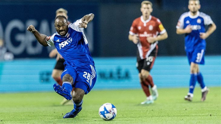 [VIDEO] Je li neoprezan start Kevina Theophile-Catherinea dovoljan za kazneni udarac?