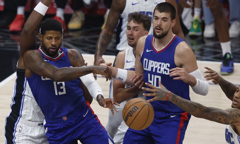 George na operaciji uz nepoznato vrijeme povratka, Embiid spreman za početak priprema