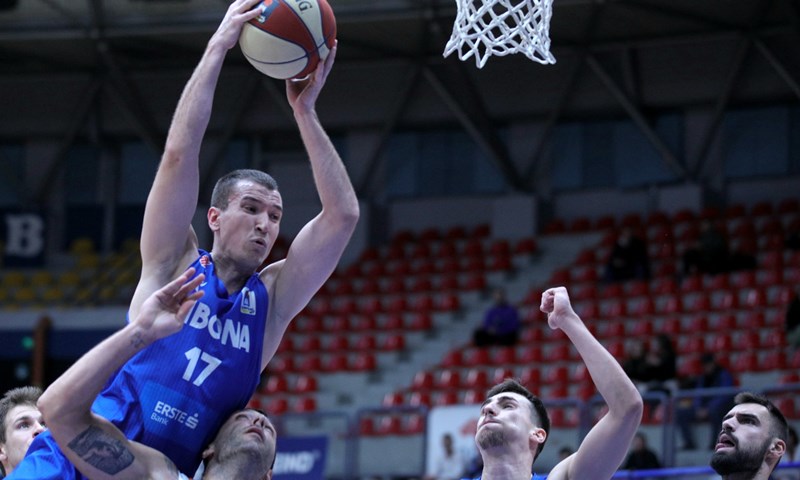 Cibona u dramatičnoj završnici stigla do prve regionalne pobjede, u Zagrebu pao Mornar