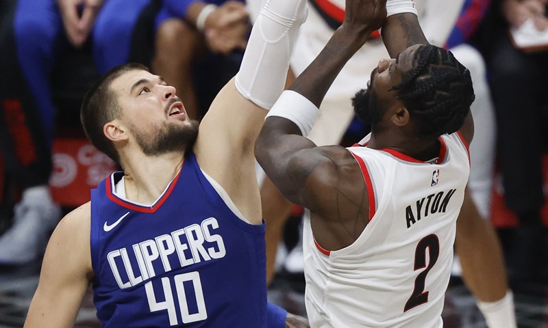 Zubac dvoznamenkast u pobjedi Clippersa, Šamanić ponovno bez minutaže