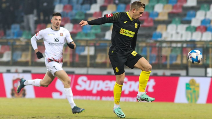 [VIDEO] Krizmanić već u trećoj minuti napravio veliku pogrešku i zaradio isključenje