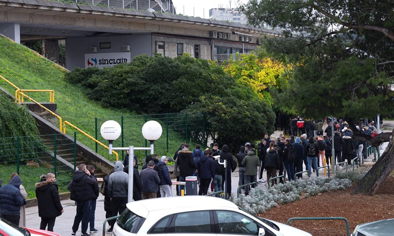 Od ranog jutra veliki redovi pred Poljudom, svi žele na Maksimir