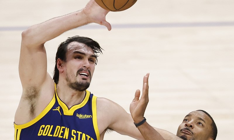 Oslabljeni Knicksi visoko izgubili, dobra partija Bogdanovića, nova pobjeda Šarićevih Warriorsa