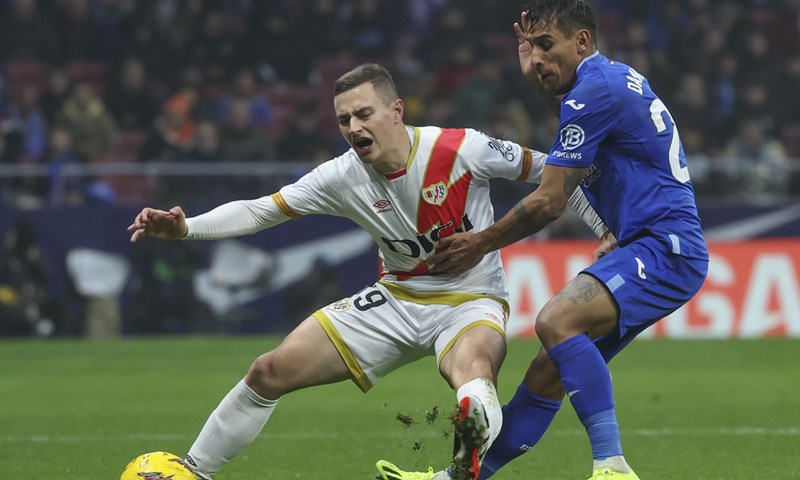 Loš početak godine za Getafe, Rayo slavio u susretu s tri isključenja