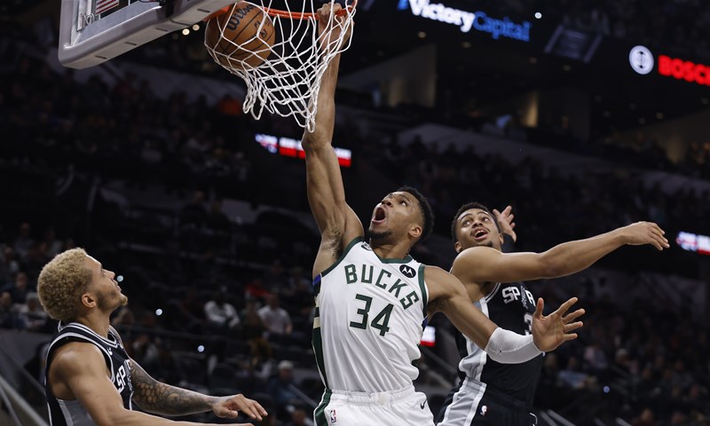 Klupa Pistonsa stvarala probleme Bucksima, Bogdanović dvoznamenkast uz nizak postotak šuta