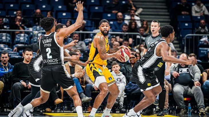 Laku noć, Beograde: Split srušio Partizan!!