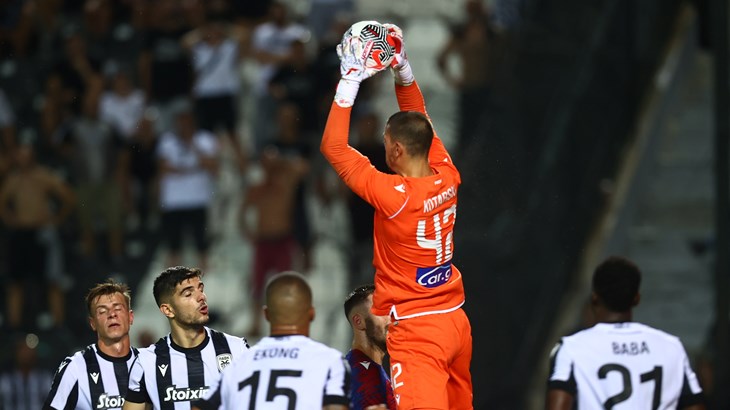 PAOK šokantno izgubio, Lovren iznesen na nosilima s terena