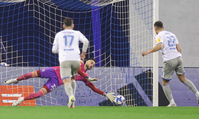 [VIDEO] Nevistić fantastičnom obranom učvrstio status Dinamovog junaka
