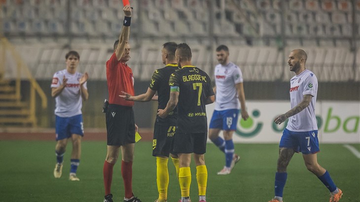 [VIDEO] Trenutak kada je Istra 1961 ostala s igračem manje na travnjaku