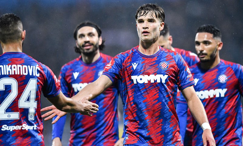 [VIDEO] Pukštas iskoristio lošu reakciju Banića za novi gol Hajduka