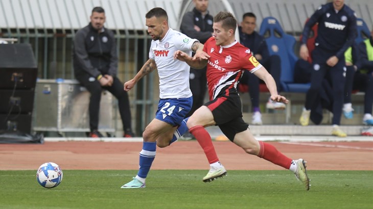 [VIDEO] Dva žuta kartona rano izbacila Mikanovića iz utakmice i oslabila Hajduk