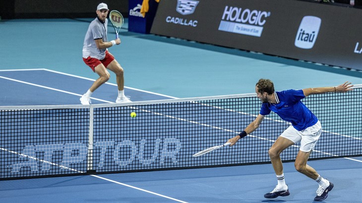 Medvjedev i Sinner izborili međusobni dvoboj u polufinalu Miamija