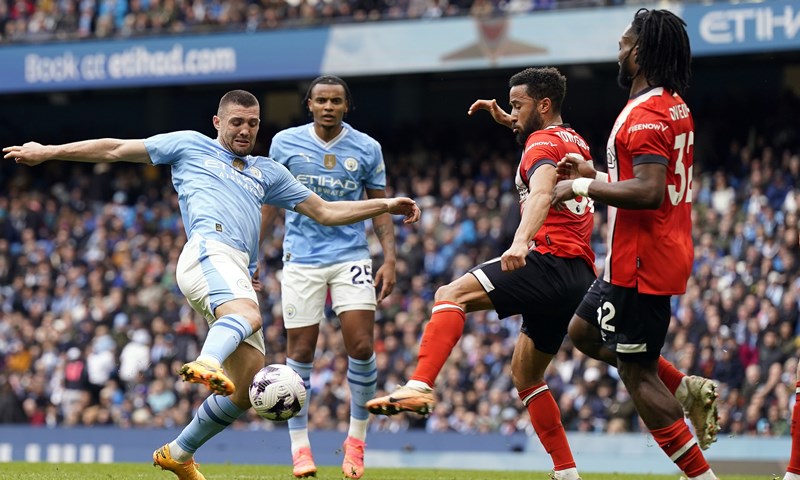 Ozljeda Kovačića u glatkoj pobjedi Cityja, Tottenham nadigrao Everton