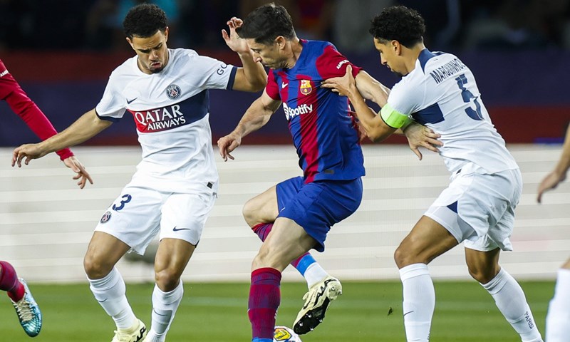 Araujo tragičar, PSG preokretom u gostima svladao i izbacio Barcelonu!