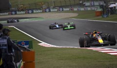 Verstappen izdominirao u sprintu u Kini, Hamilton odmah iza njega