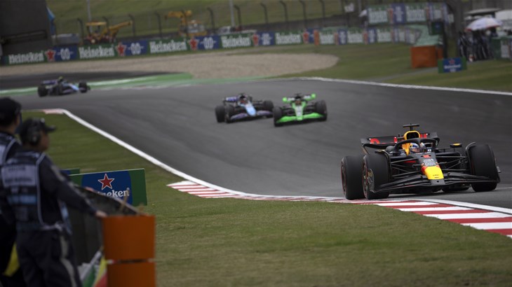 Verstappen izdominirao u sprintu u Kini, Hamilton odmah iza njega