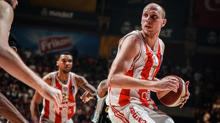 Ne može bez ekscesa: Prekinuta utakmica Partizana i Zvezde, nastavak sutra