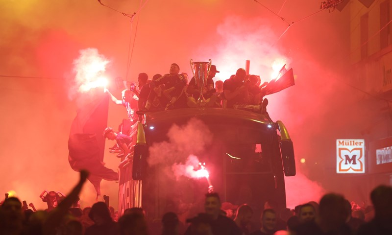 Dinamo proslavio naslov prvaka pred tisućama navijača na Trgu bana Jelačića