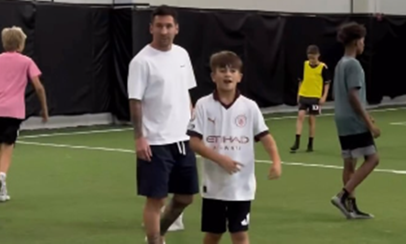 Messi i Suarez bosonogi haklali s klincima