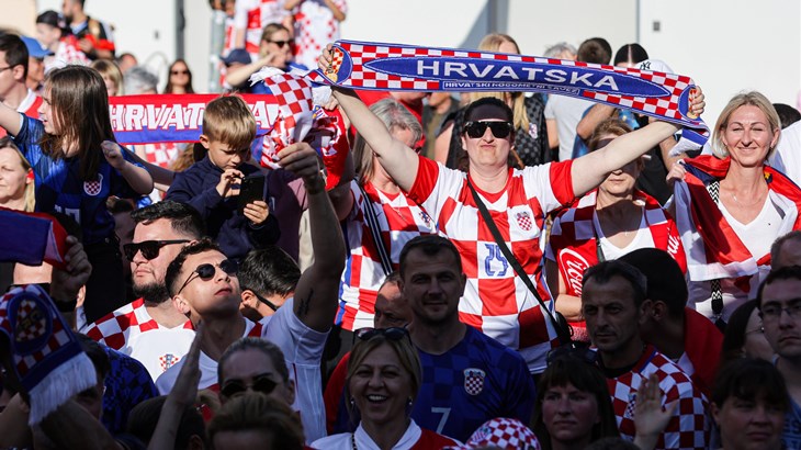 Četiri tisuće navijača pratilo otvoreni trening Vatrenih