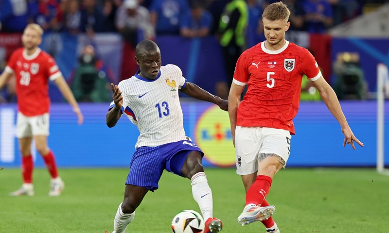 Francuska autogolom do tijesne pobjede u Düsseldorfu, Mbappe nije imao nos za gol