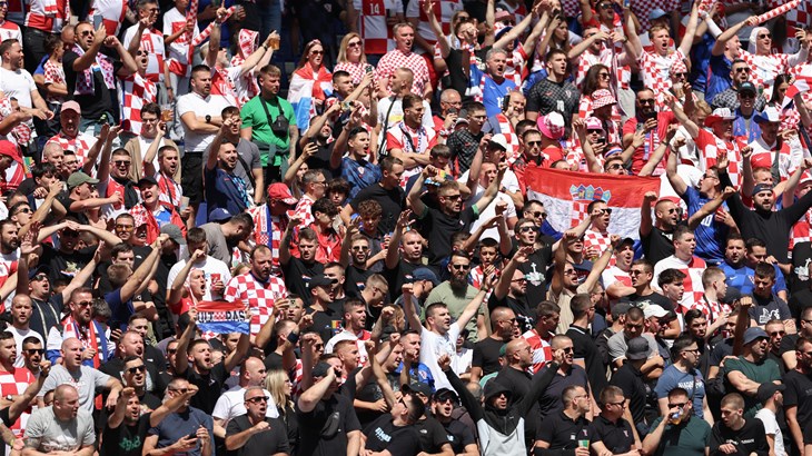 Srpski nogometni savez zatražio sankcioniranje Hrvatske i Albanije zbog navijača