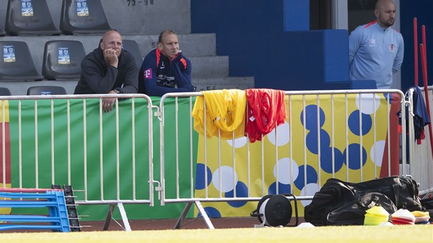 Ozlijeđeni Vida promatrao trening reprezentacije pokraj travnjaka