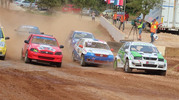 Međunarodna autocross utrka u Gambetićima, spektakl u prašini