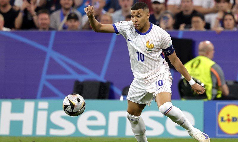 Mbappé poput Cristiana Ronalda u Realu predstavljen s brojem devet