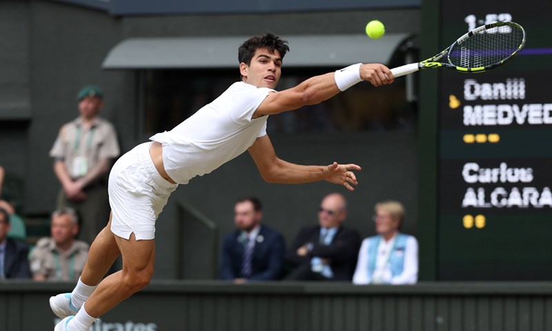 Carlos Alcaraz napravio preokret i vratio se u finale Wimbledona!