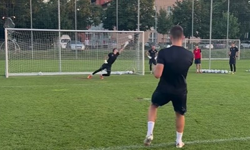 Dinamovci namještaju nišanske sprave, a najraspoloženije djeluje Marko Pjaca