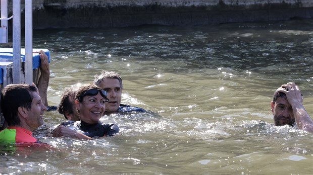 Odgođen i drugi trening triatlonaca, Seine je i dalje previše prljava da bi se u njoj održalo natjecanje