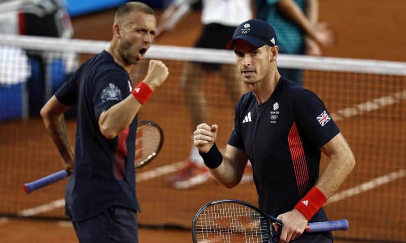 Andy Murray odbija otići u mirovinu, ovoga puta s Evansom spasio dvije meč-lopte i prošao dalje