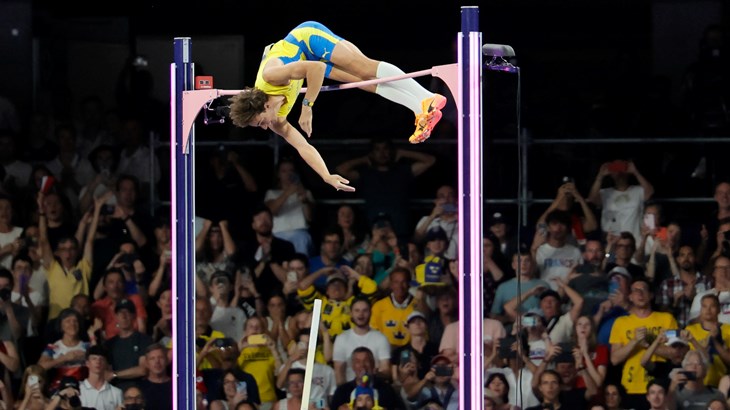 Mondo prkosi gravitaciji: tajna moći iz vrta obiteljske kuće