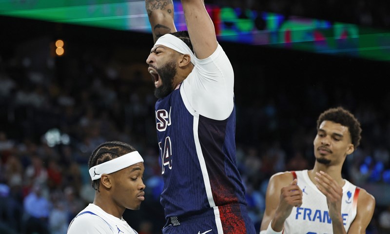 Anthony Davis morat će pauzirati oko mjesec dana