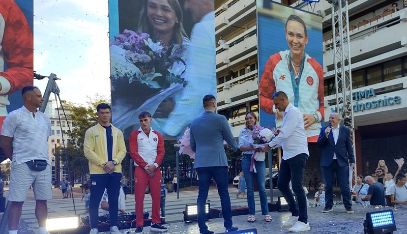 Osječani dočekali Donnu Vekić: 'Ova medalja je jednako vaša kao i moja'